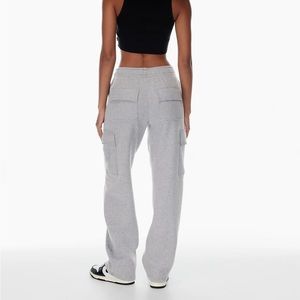 ARITZIA - TNA - Cozy Fleece Mega Cargo Sweatpant